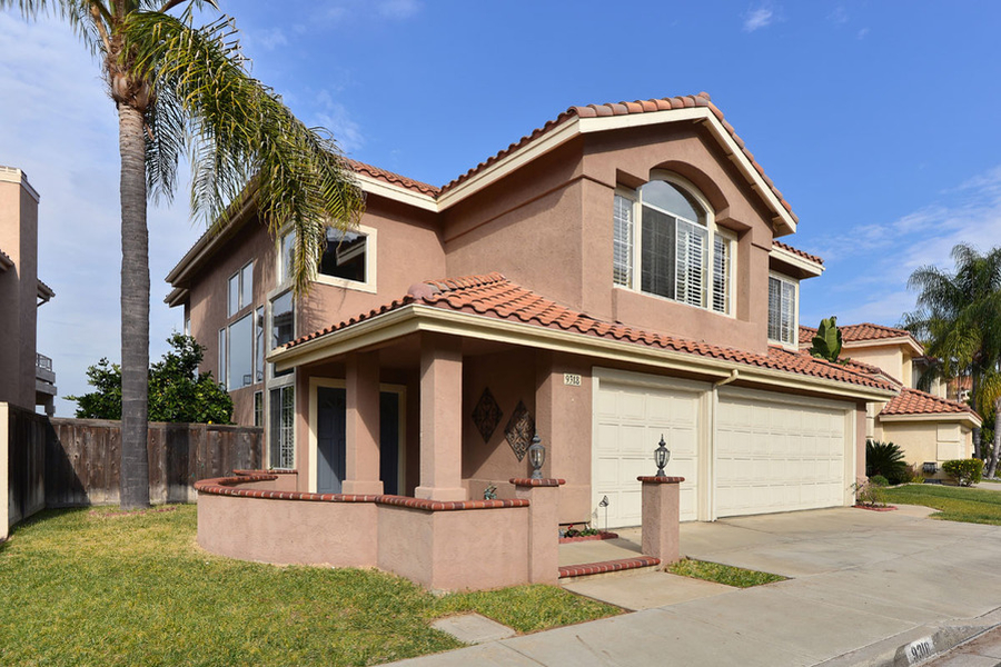 2 storey house with garage